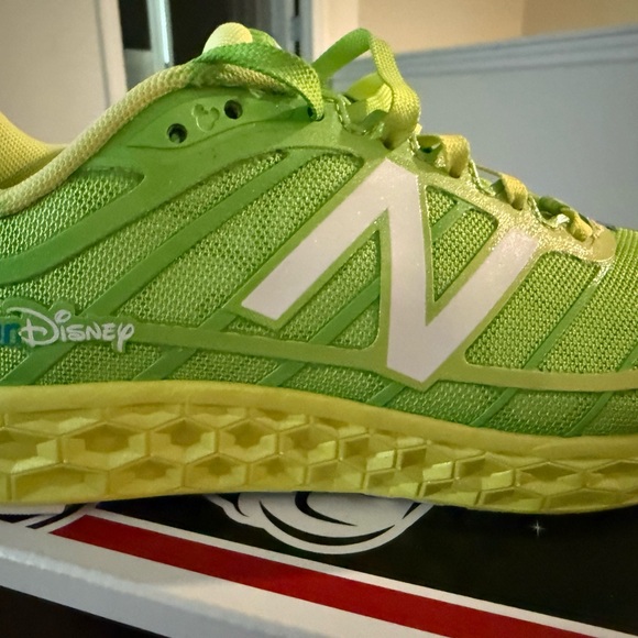 New Balance x RunDisney Tinkerbell Running Shoe - Picture 5 of 7